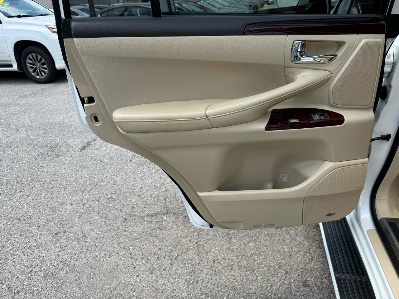 Used 2015 Lexus LX 570 4WD image 20