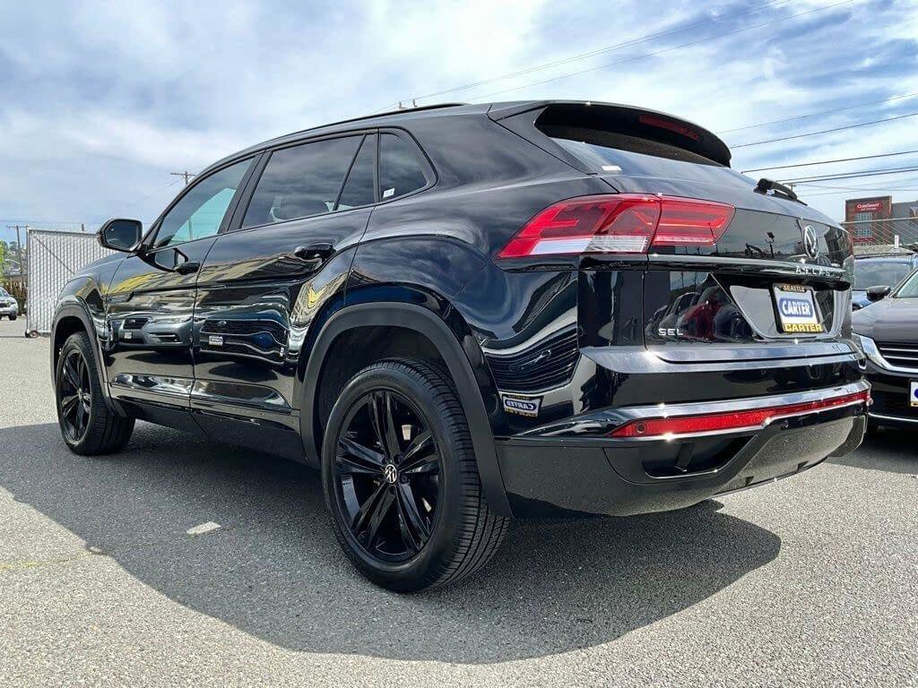 Certified 2023 Volkswagen Atlas Cross Sport SEL R-Line AWD/4WD image 6