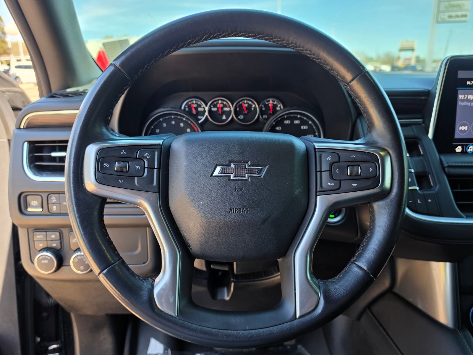 Used 2021 Chevrolet Suburban Z71 image 26