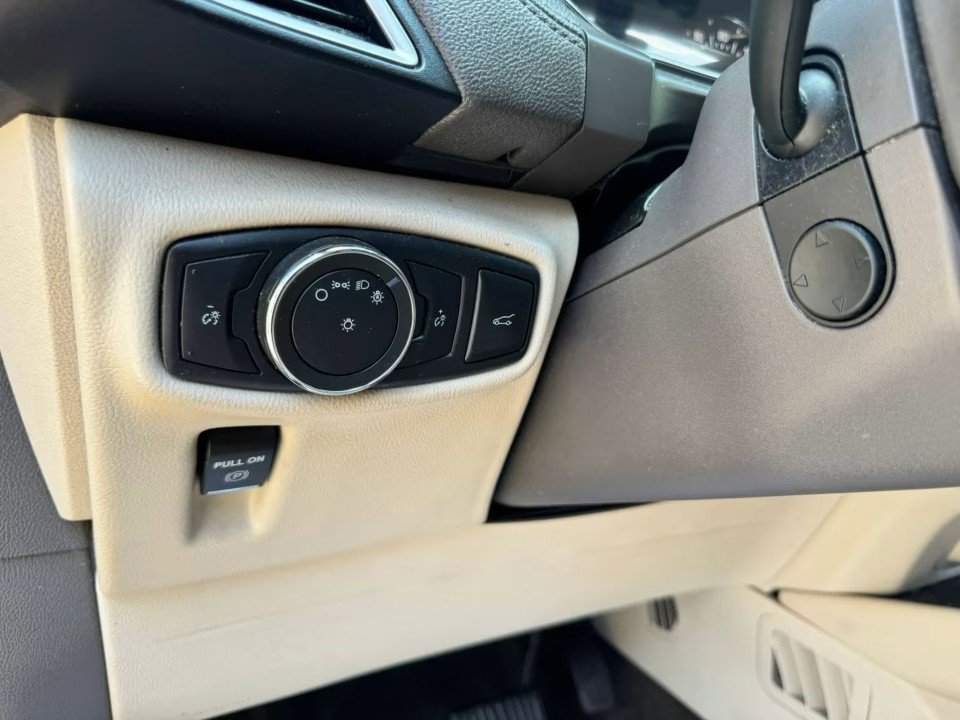 Used 2017 Lincoln MKX Reserve w/ Driver Assistance Package AWD/4WD image 25