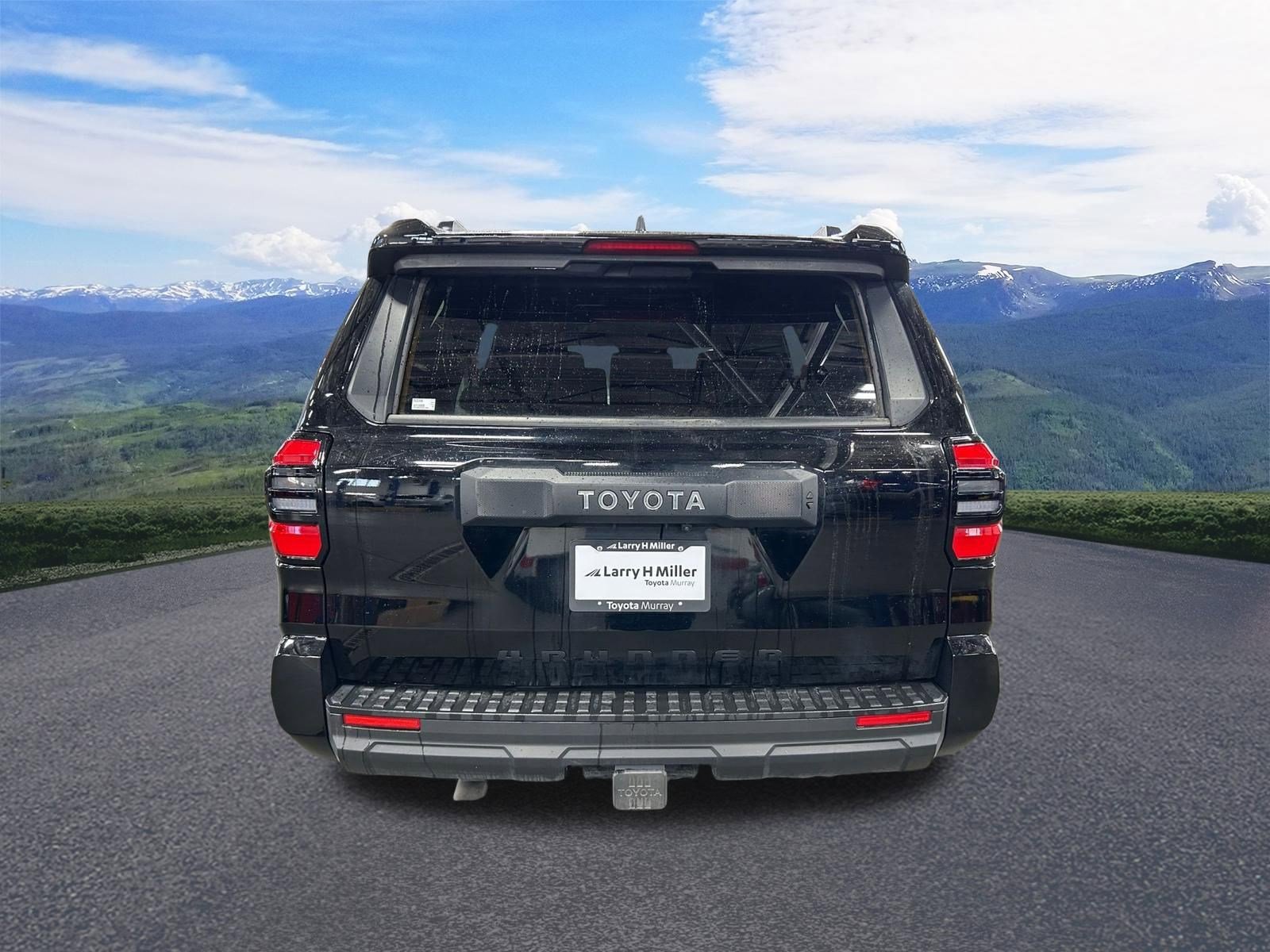 Used 2025 Toyota 4Runner SR5 AWD/4WD image 5
