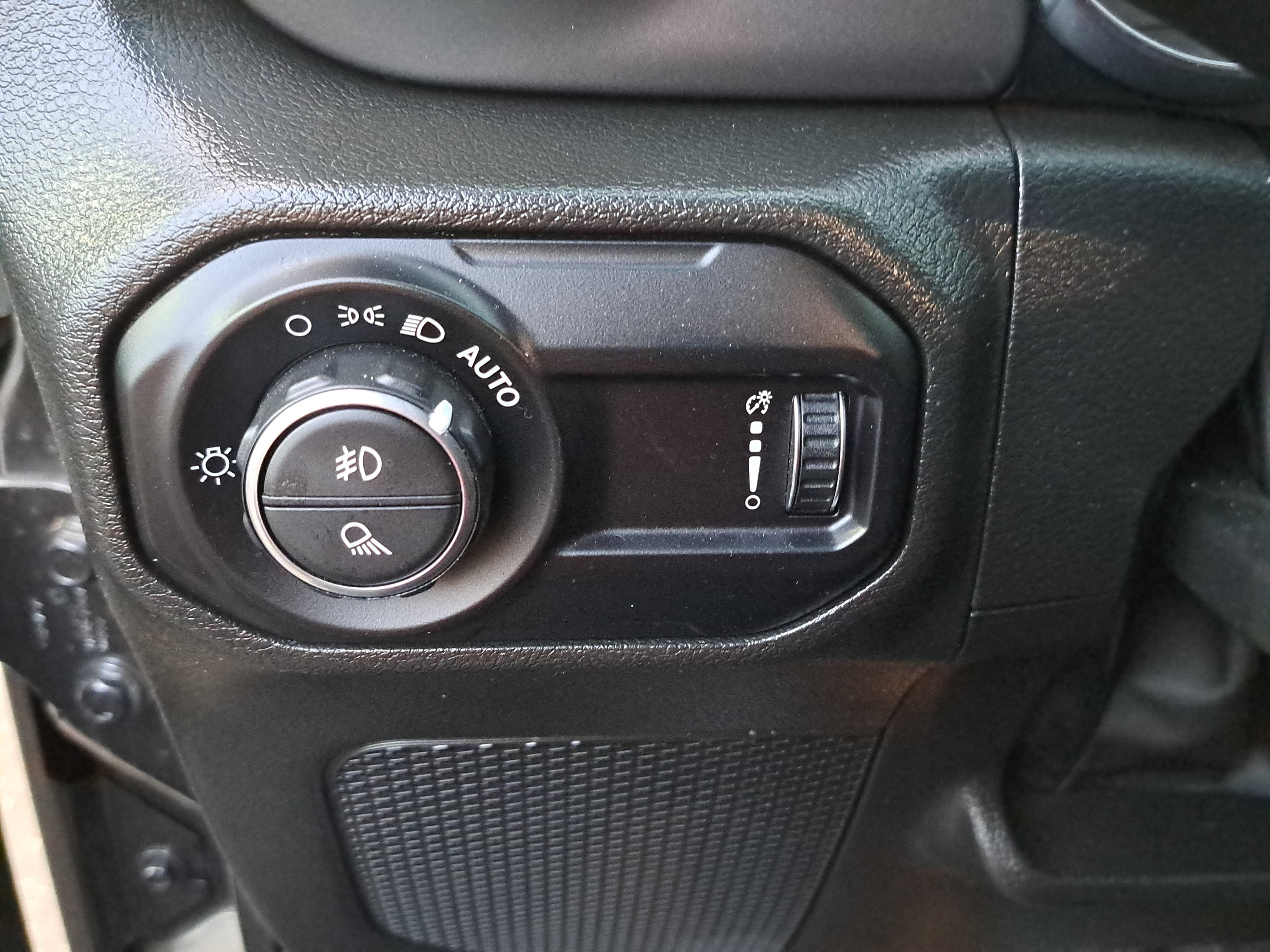 Used 2023 Jeep Gladiator Sport AWD/4WD image 25