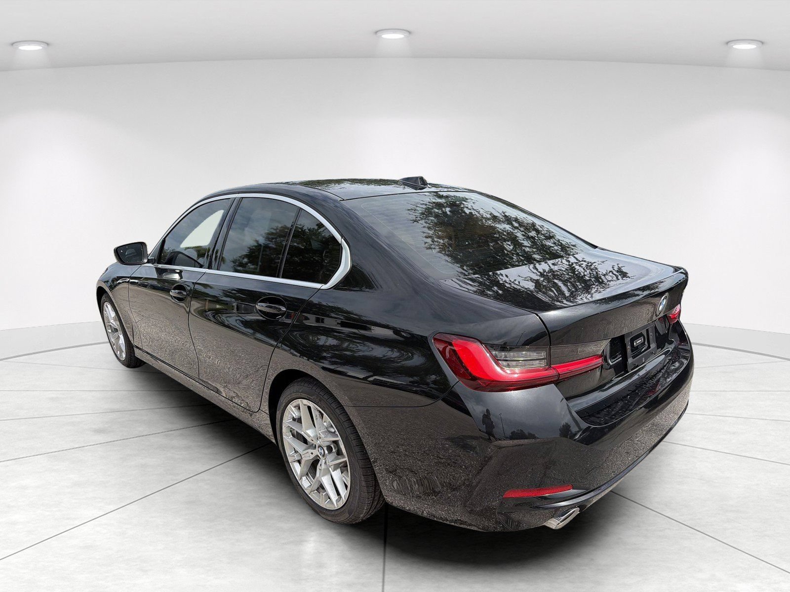 Certified 2025 BMW 330i Sedan w/ M Sport Package RWD image 6