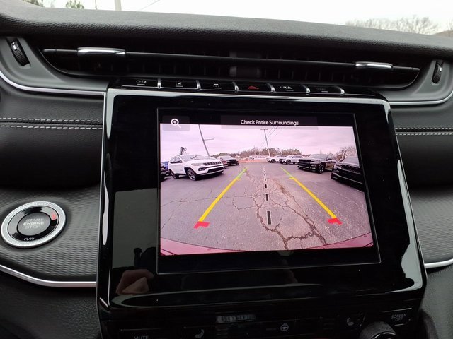 New 2025 Jeep Grand Cherokee Altitude image 17