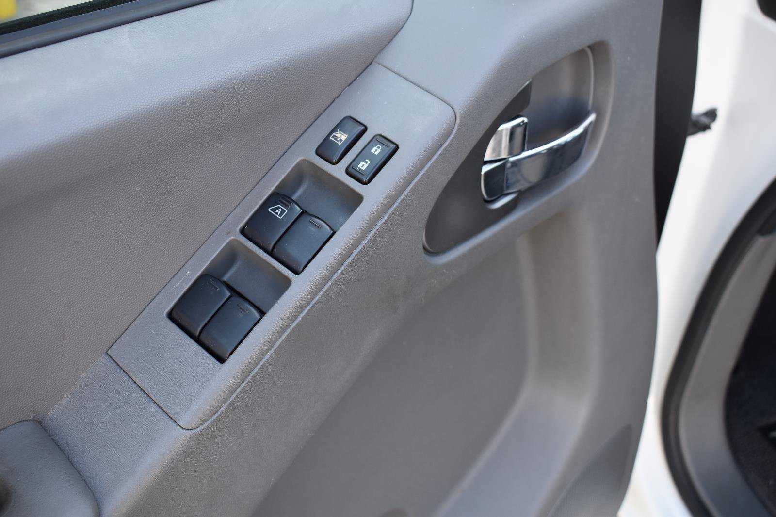 Used 2015 Nissan Frontier SV w/ SV Value Truck Package image 17