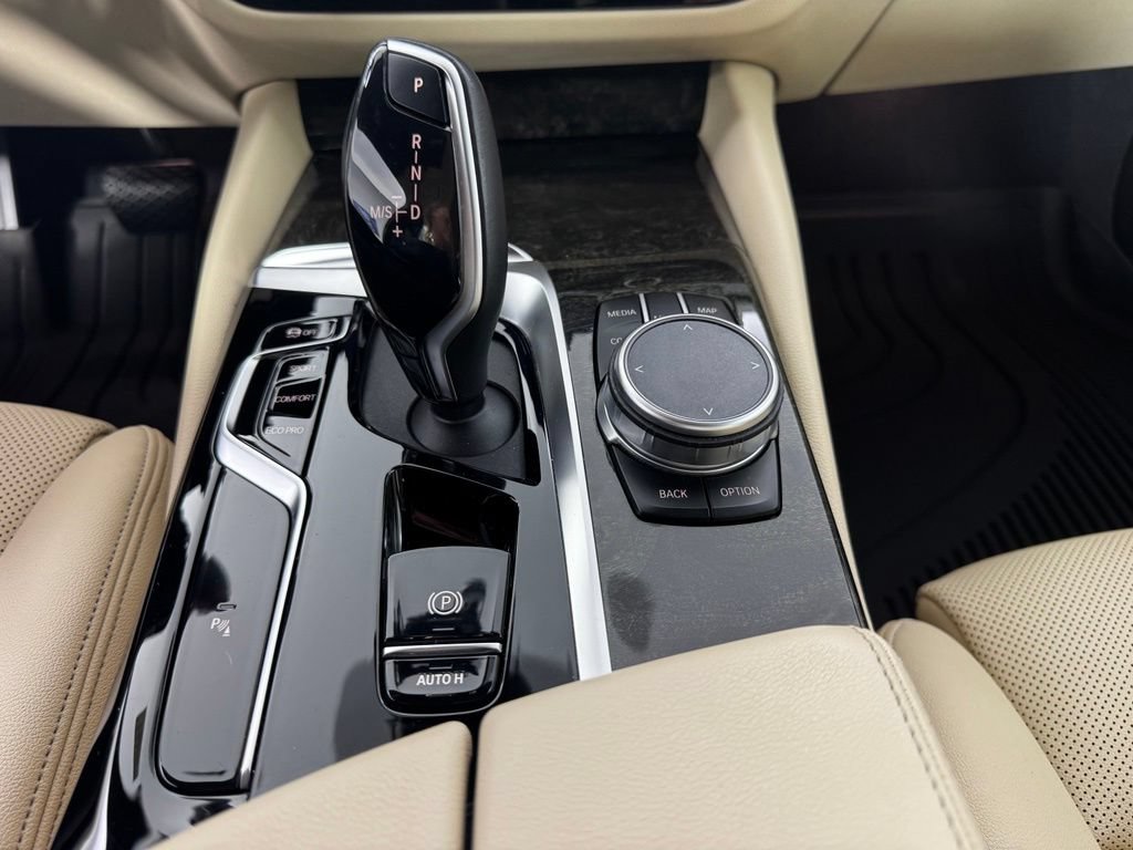 Used 2022 BMW 530i xDrive w/ Premium Package AWD/4WD image 18