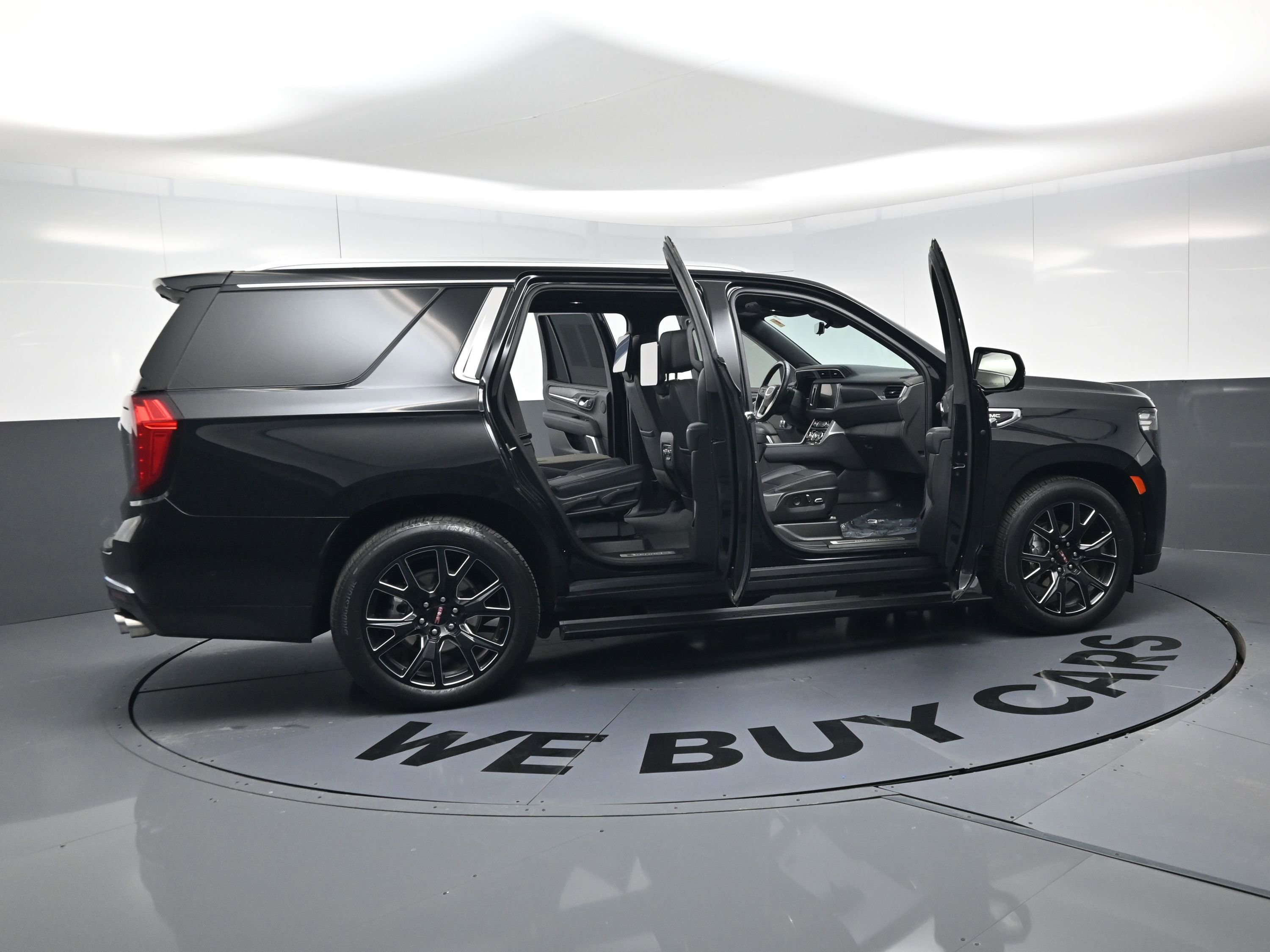 Used 2023 GMC Yukon Denali w/ Advanced Technology Package image 26