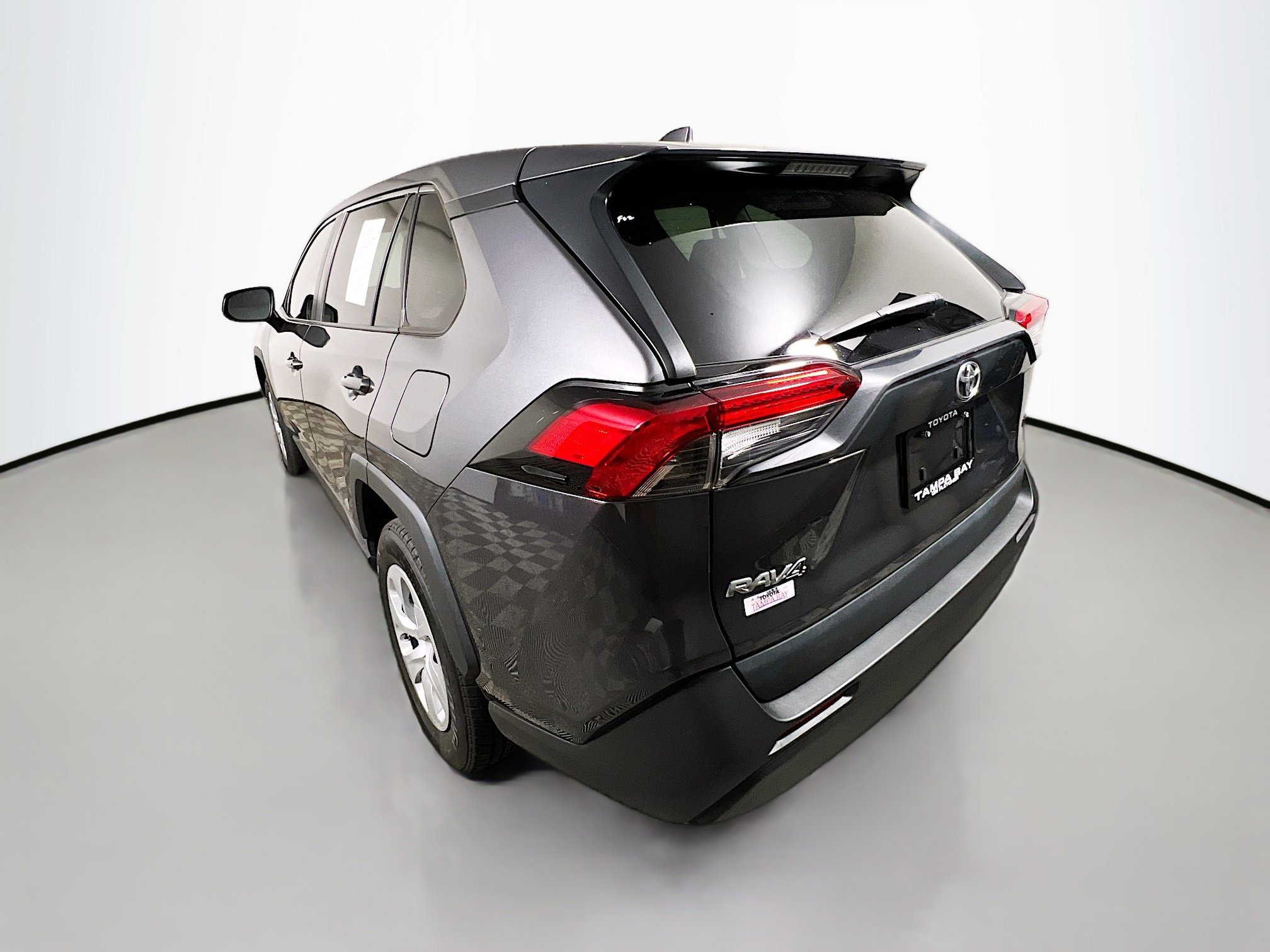 Used 2022 Toyota RAV4 LE FWD image 8