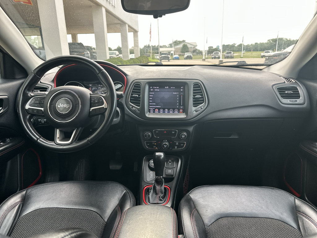 Used 2020 Jeep Compass Trailhawk AWD/4WD image 28