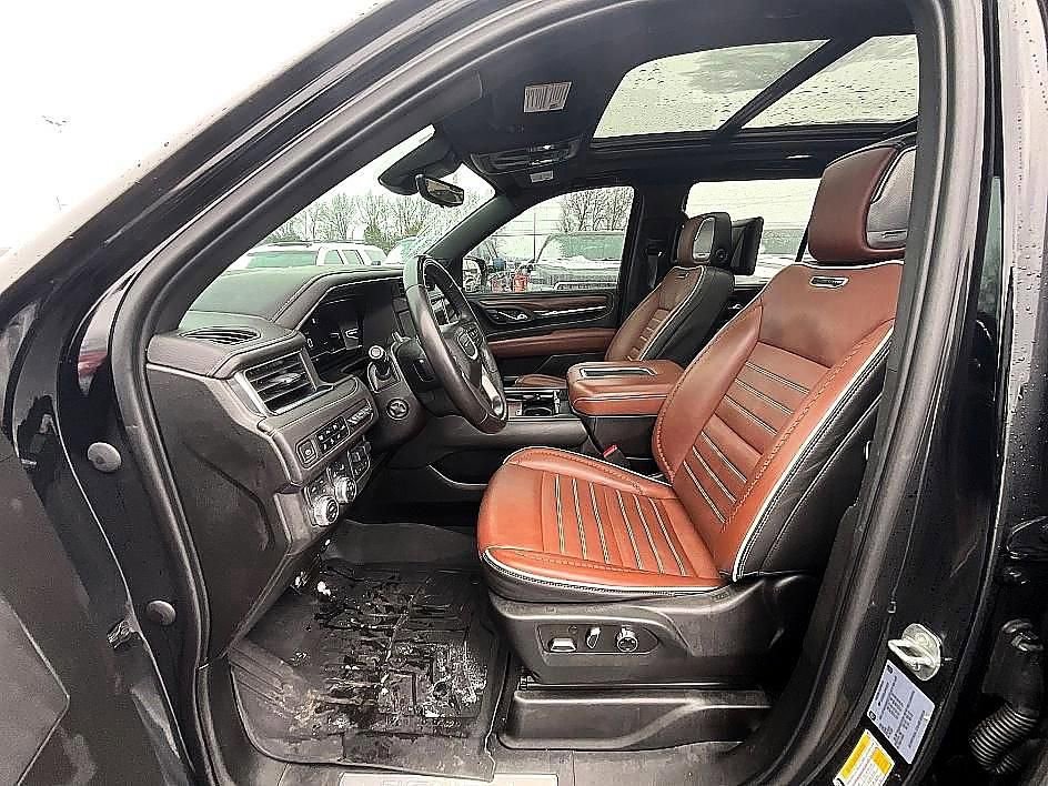 Used 2023 GMC Yukon Denali Ultimate AWD/4WD image 14