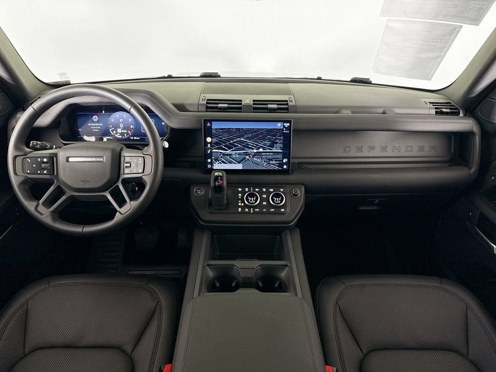 Used 2025 Land Rover Defender 110 X-Dynamic SE AWD/4WD image 9