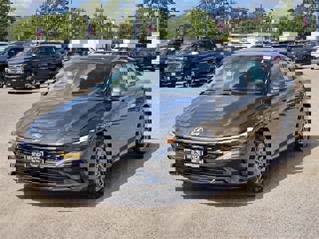 New 2025 Hyundai Elantra Blue