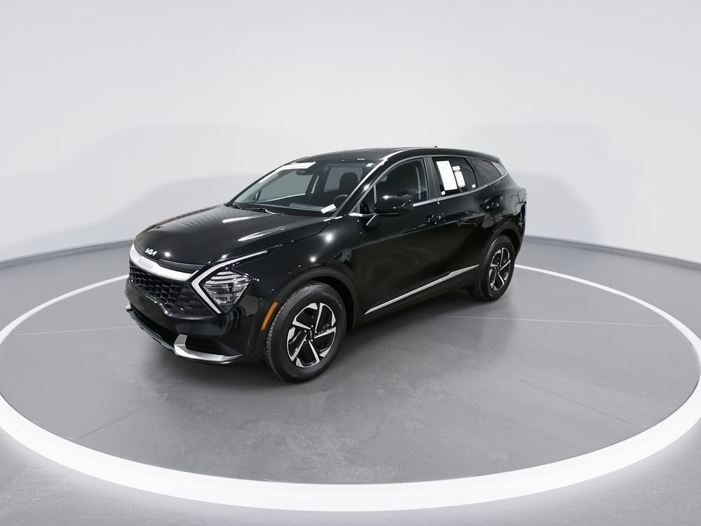 Used 2024 Kia Sportage LX image 4