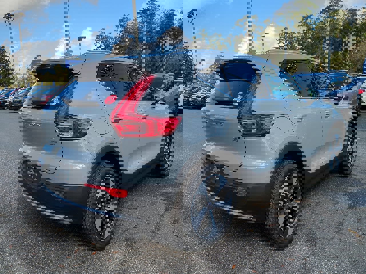 New 2025 Volvo XC40 B5 Core w/ Protection Package Premier image 4