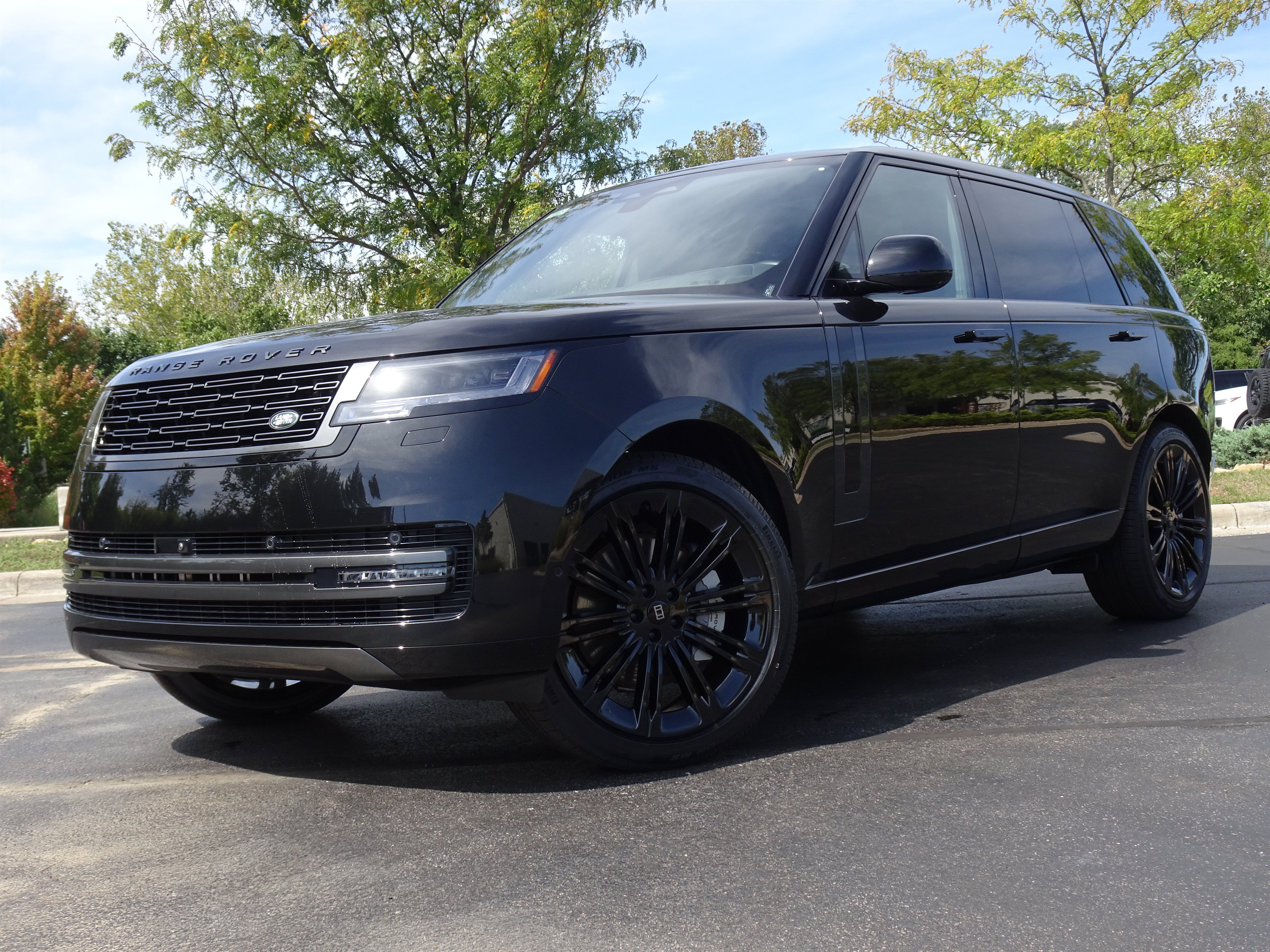 New 2027 Land Rover Range Rover Long Wheelbase SE