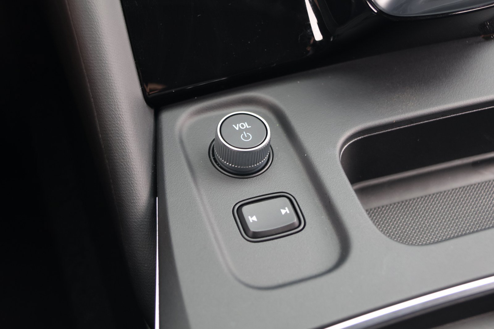 Certified 2026 Acura MDX w/ Technology Package FWD image 30