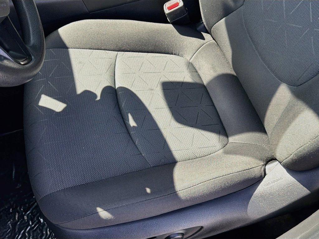 Used 2023 Toyota RAV4 XLE AWD/4WD image 17