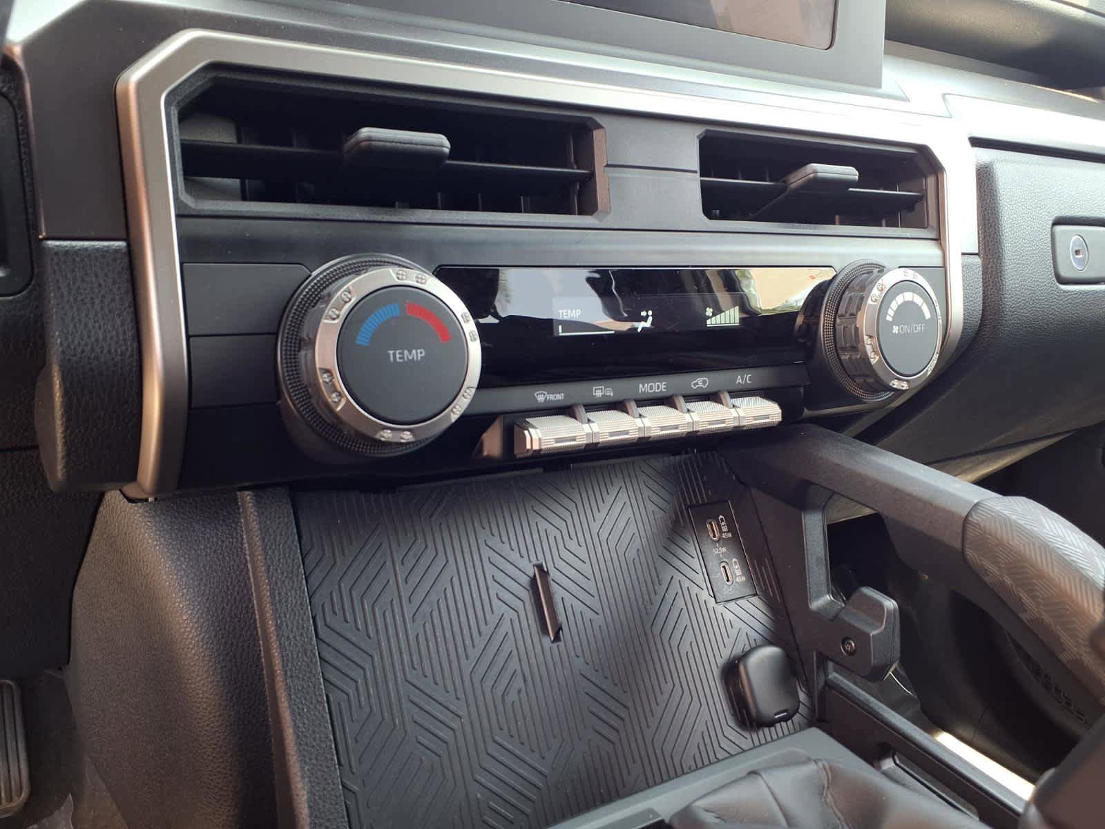 Used 2025 Toyota 4Runner SR5 AWD/4WD image 14