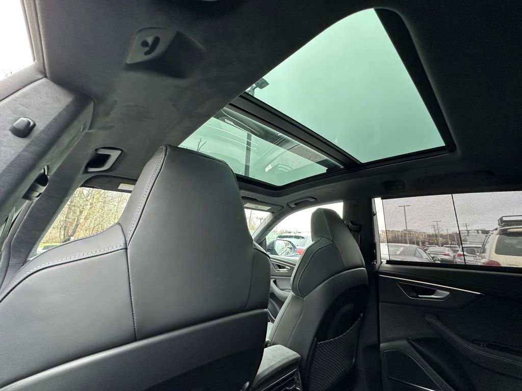 New 2026 Audi RS Q8 performance image 27