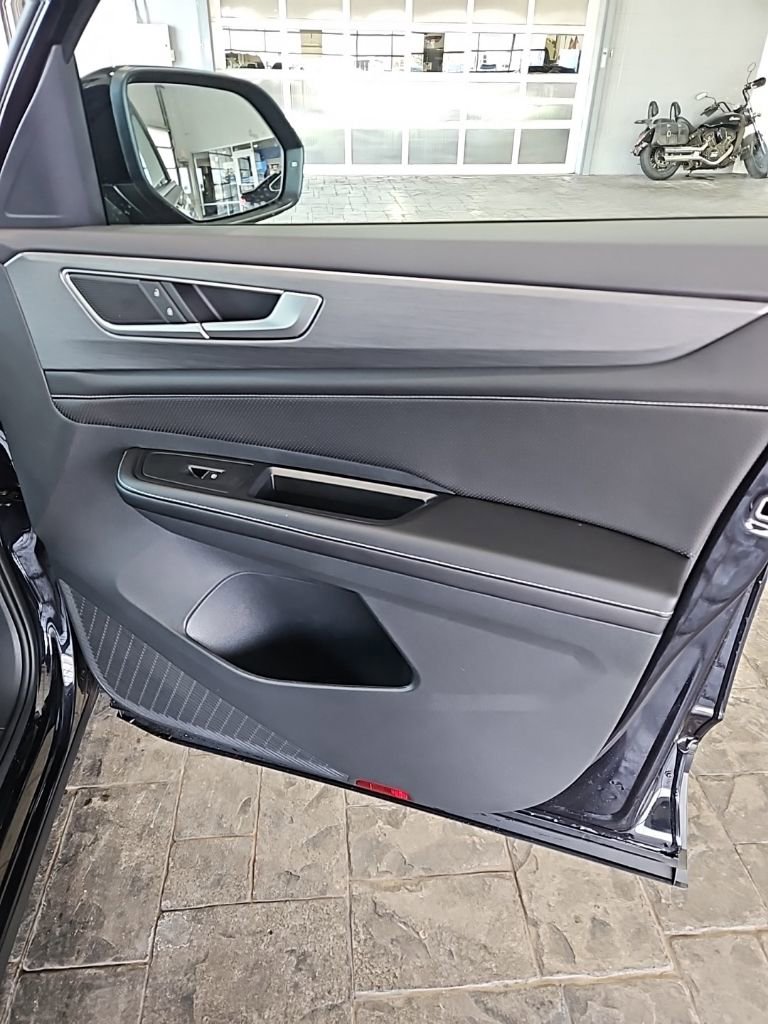 New 2026 Volkswagen Atlas Cross Sport SE image 11