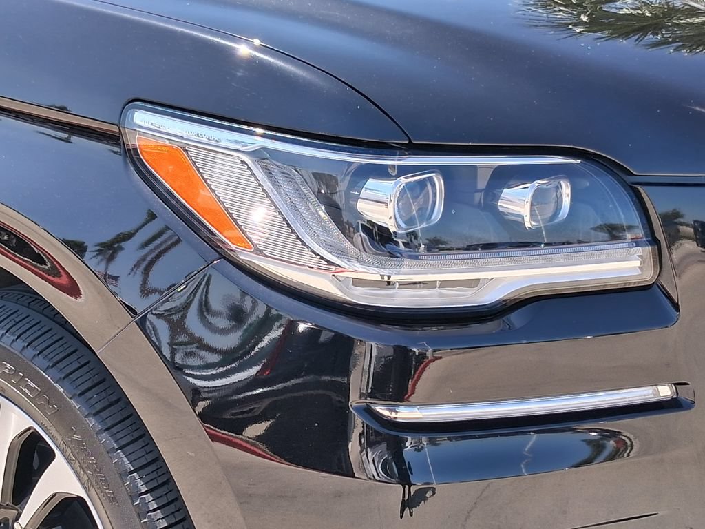 Used 2023 Lincoln Navigator L Black Label AWD/4WD image 8
