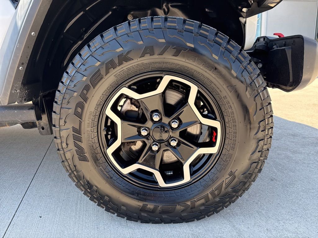 Used 2022 Jeep Gladiator Rubicon w/ Cold Weather Group AWD/4WD image 42