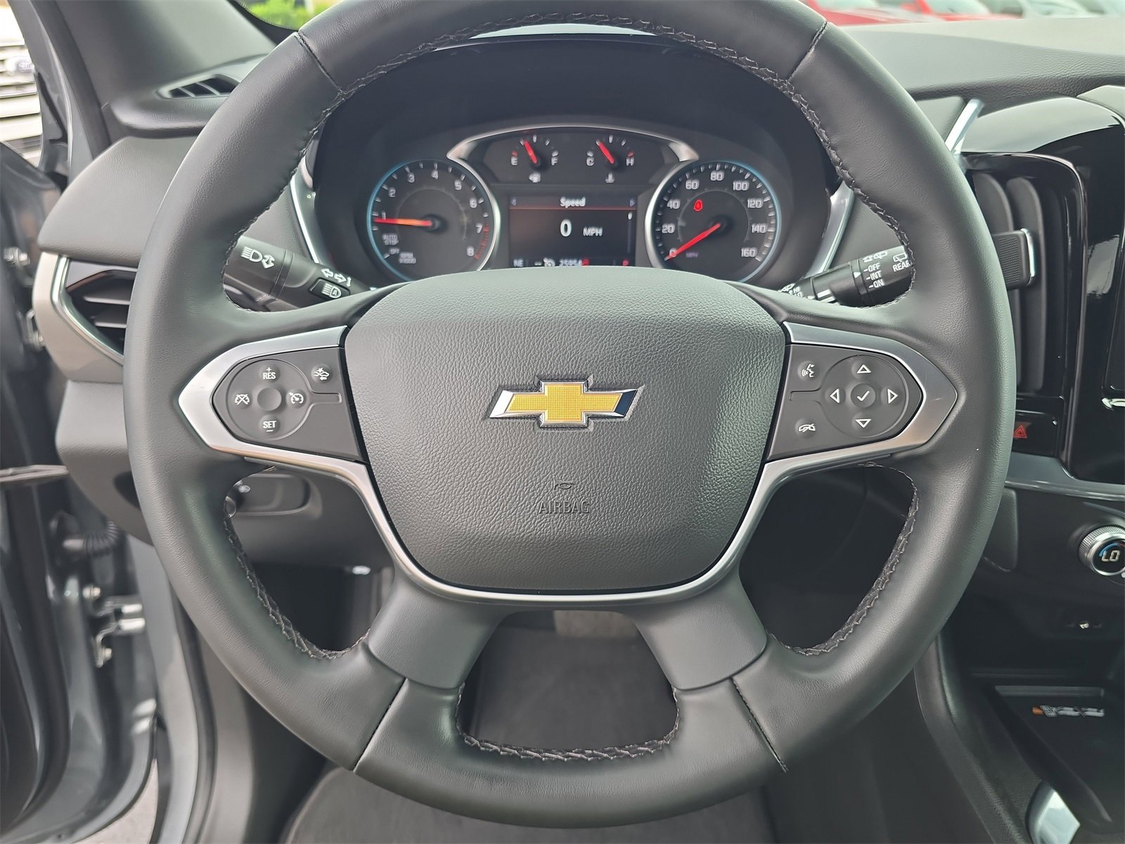 Used 2023 Chevrolet Traverse LT w/ Rear Camera Mirror Package image 25