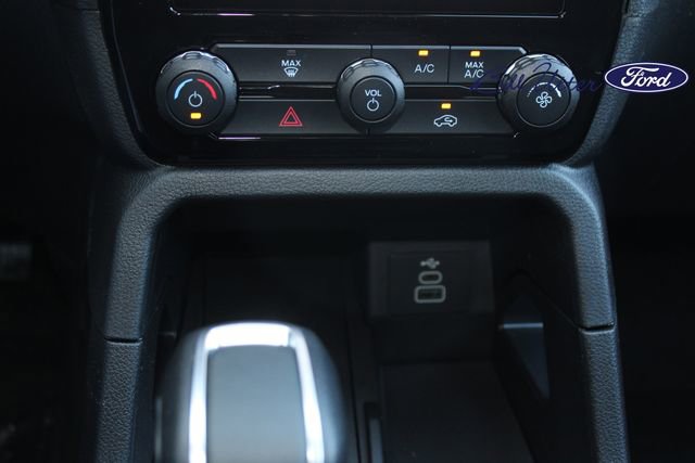 New 2026 Ford Ranger XLT w/ Black Appearance Package image 13