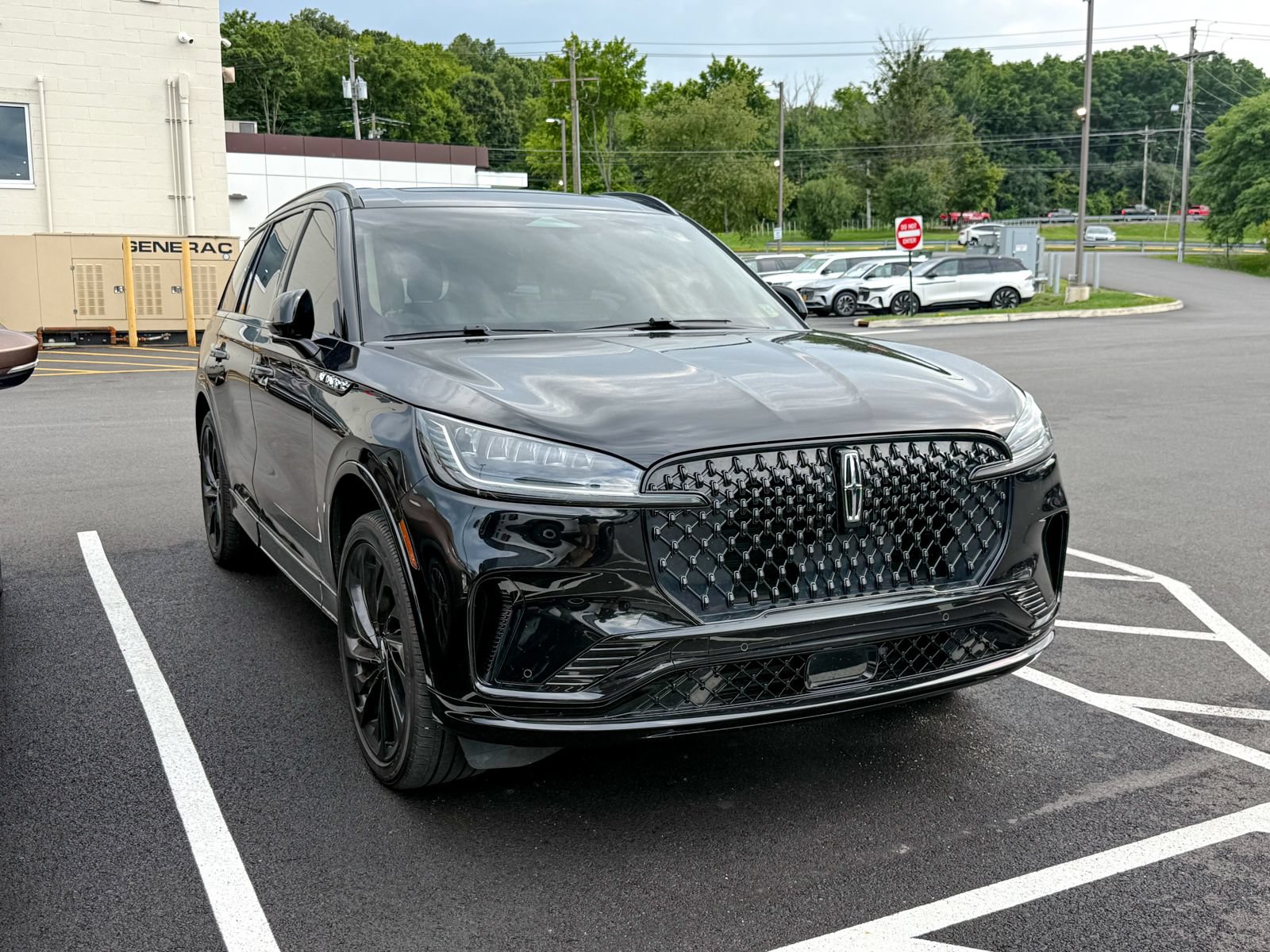 Certified 2025 Lincoln Aviator Reserve w/ Jet Appearance Package AWD/4WD image 9