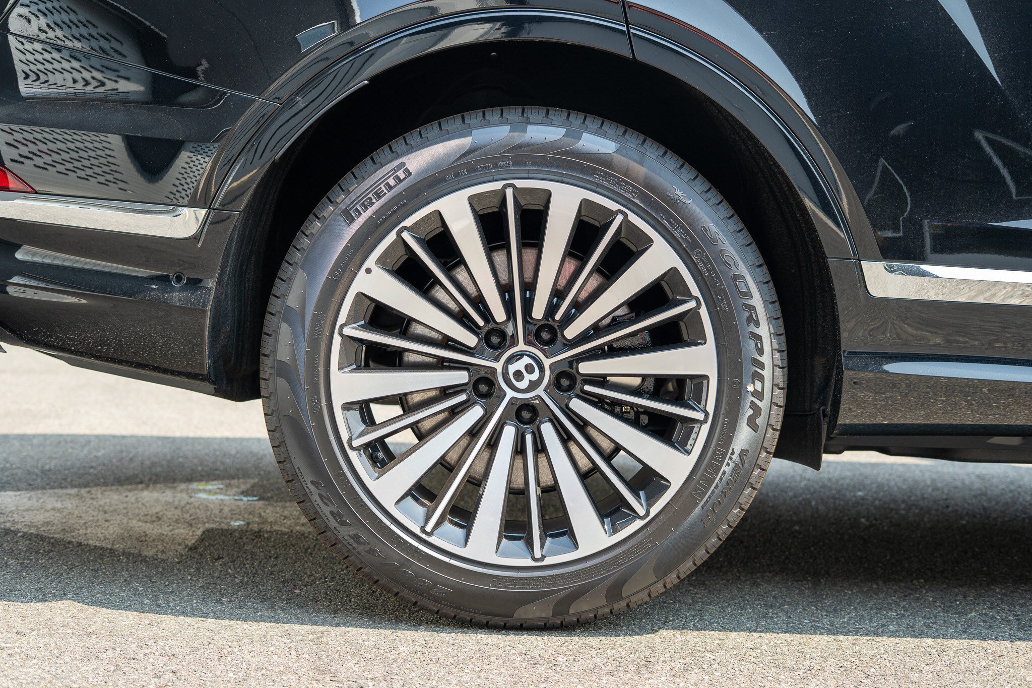 New 2026 Bentley Bentayga AWD/4WD image 28