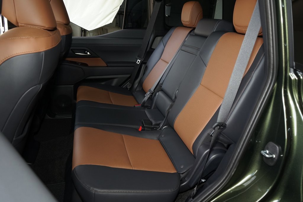 Used 2025 Lexus GX 550 image 12