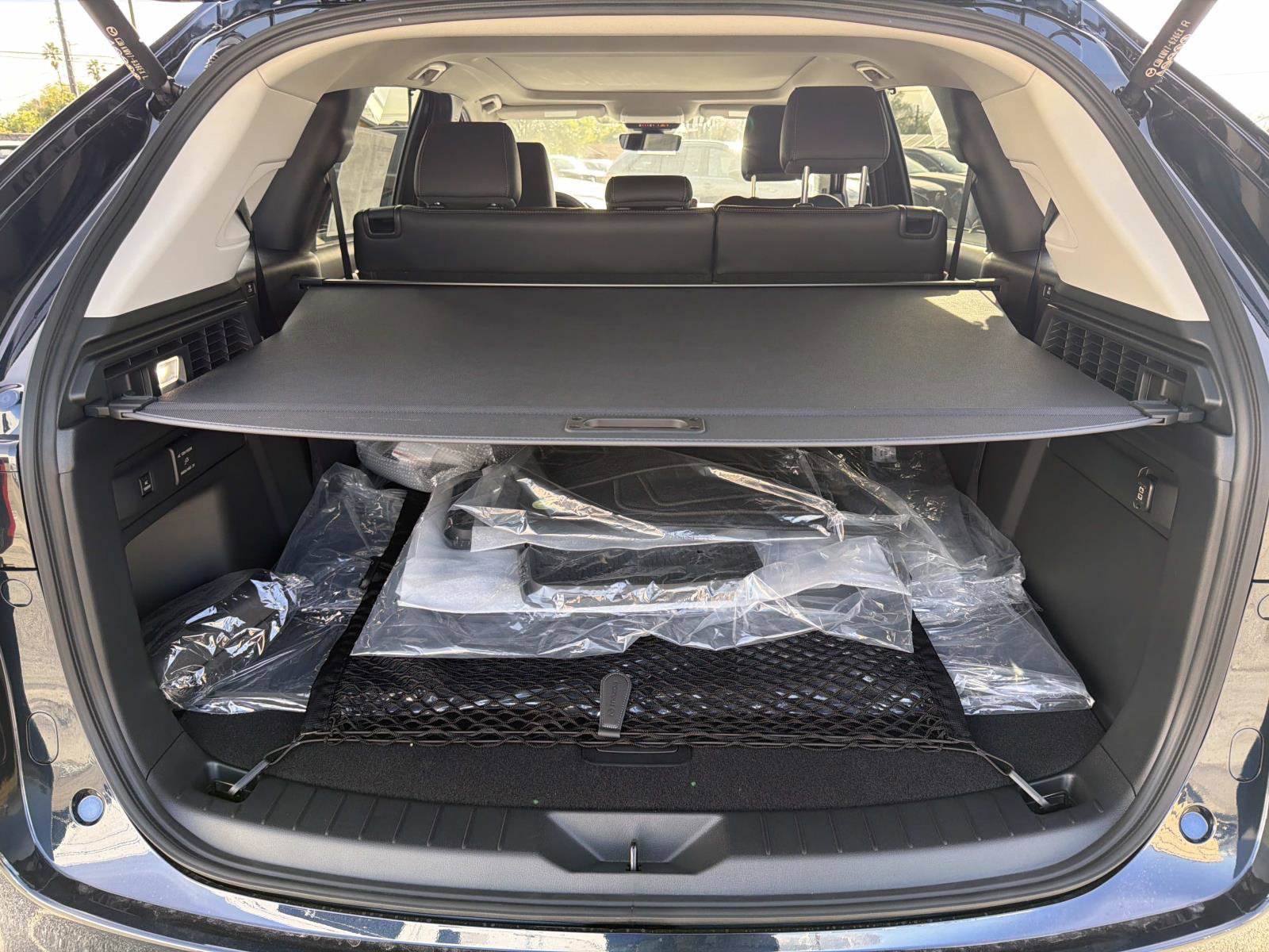 New 2026 MAZDA CX-90 Plug-In Hybrid w/Premium Sport AWD/4WD image 23