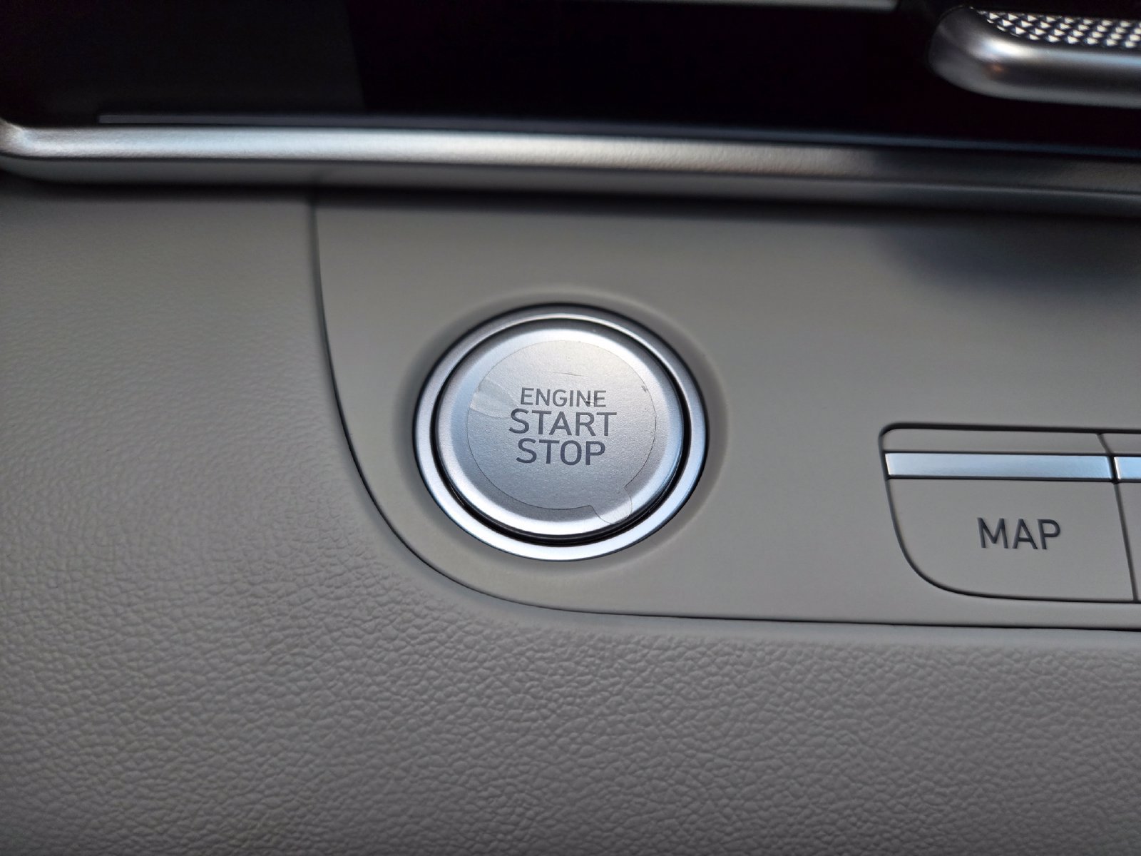 New 2026 Hyundai Elantra Limited FWD image 15