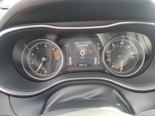 Used 2019 Jeep Cherokee Latitude w/ Popular Appearance Group FWD image 18