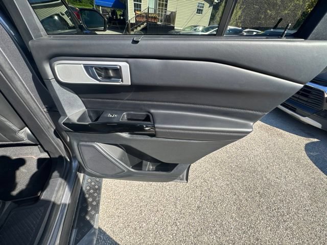 Used 2021 Ford Explorer Platinum w/ Equipment Group 601A AWD/4WD image 47