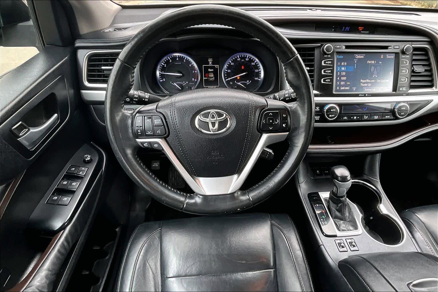 Used 2015 Toyota Highlander XLE AWD/4WD image 6