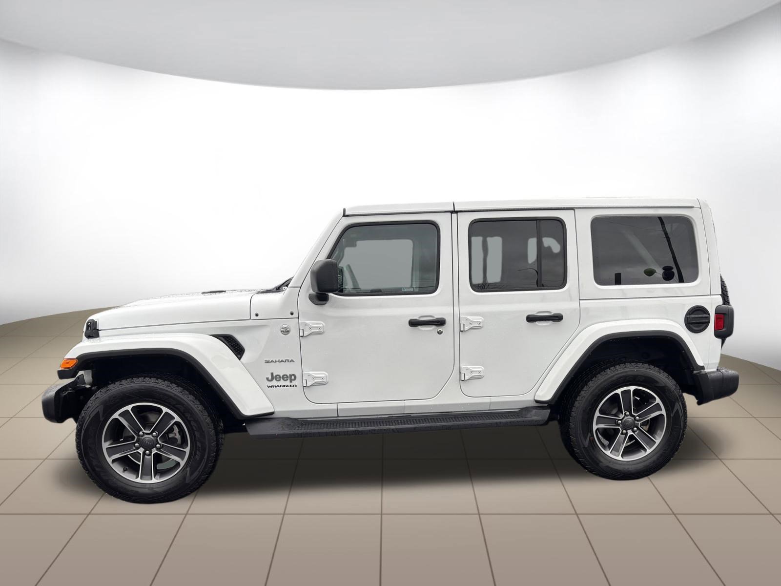 Used 2023 Jeep Wrangler Sahara w/ Cold Weather Group image 4