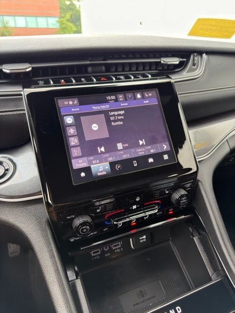 Used 2023 Jeep Grand Cherokee Altitude AWD/4WD image 14