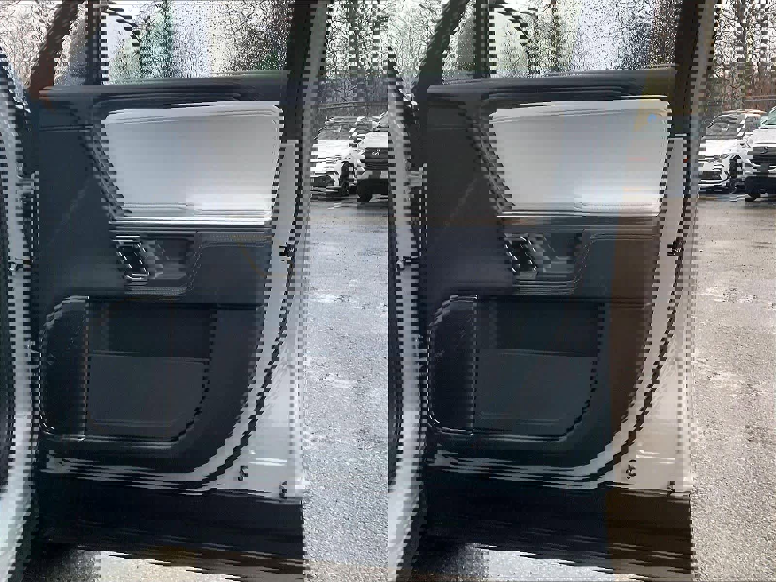 Used 2023 Rivian R1S Adventure image 12