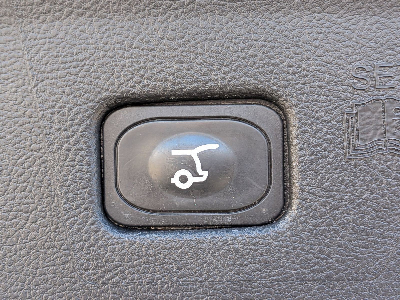 Certified 2024 Ford Edge SEL w/ Convenience Package image 16