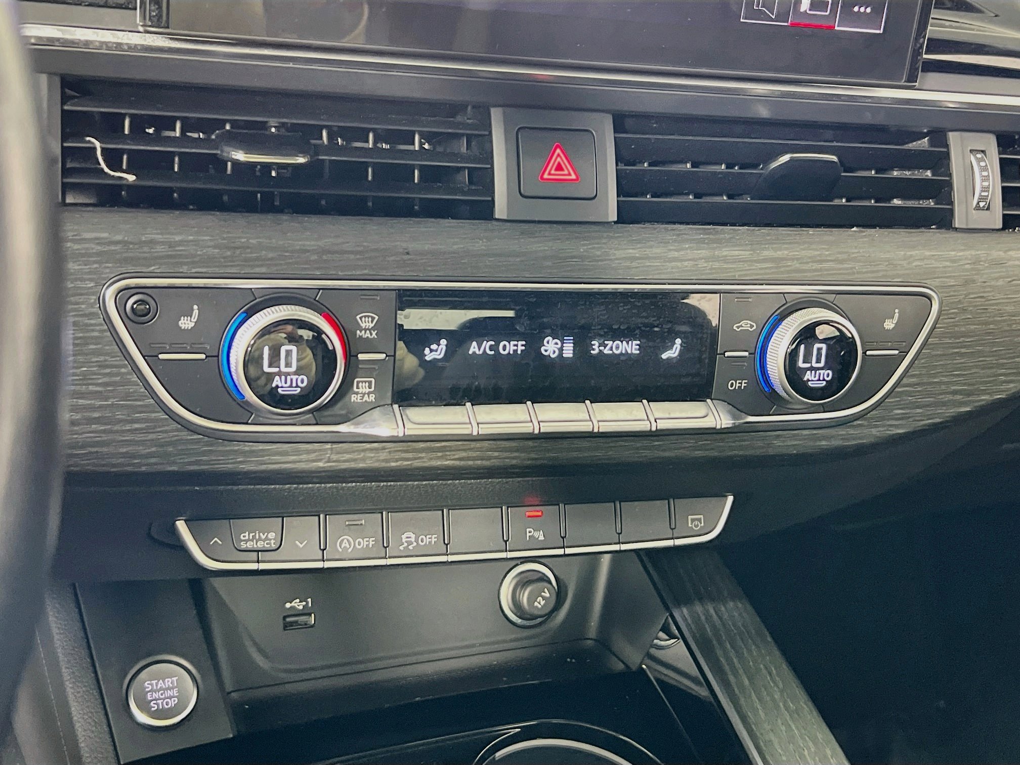 Used 2021 Audi A4 2.0T Premium w/ Convenience Package AWD/4WD image 17