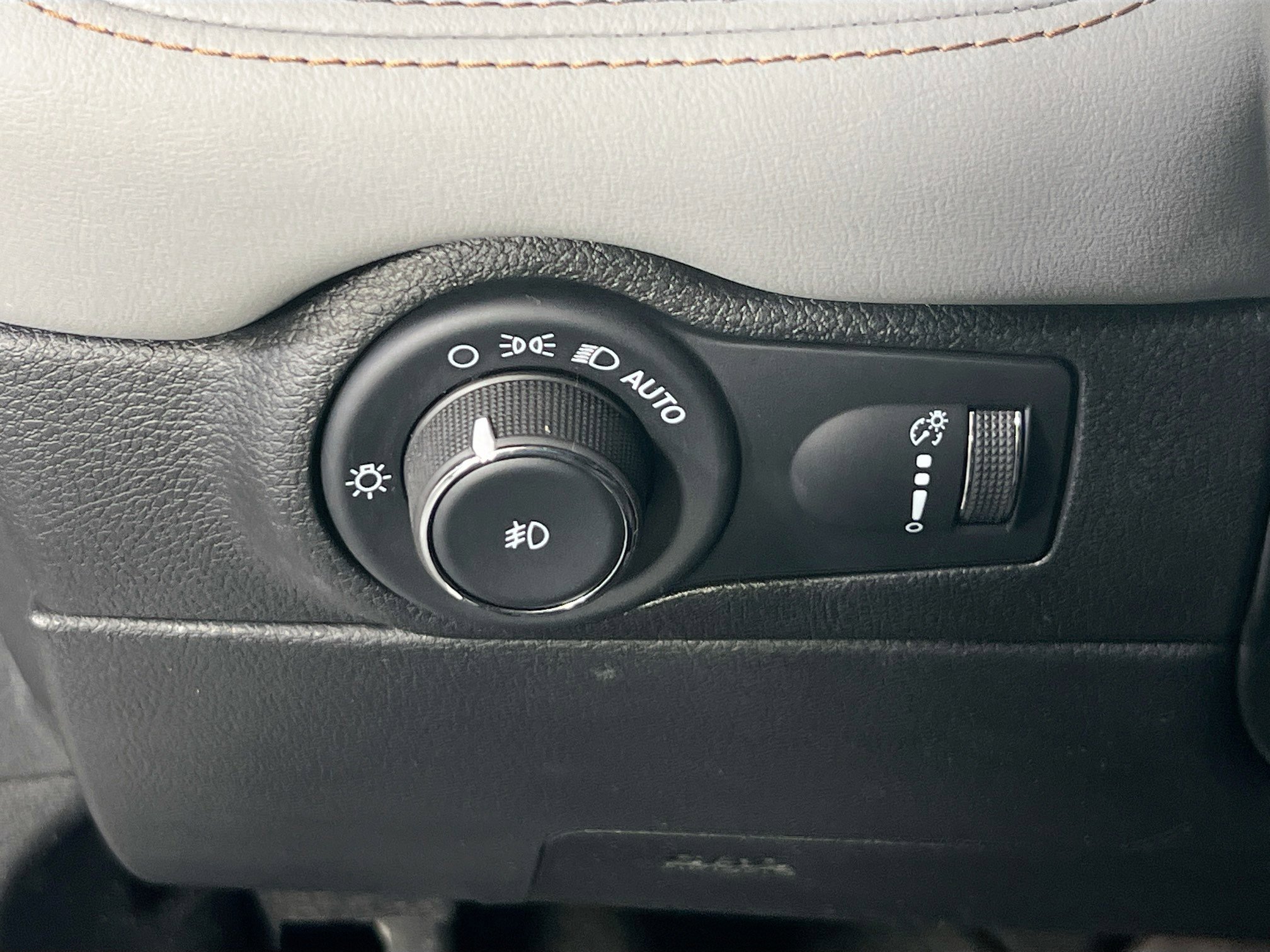 Used 2022 Dodge Durango R/T w/ Blacktop Package image 10