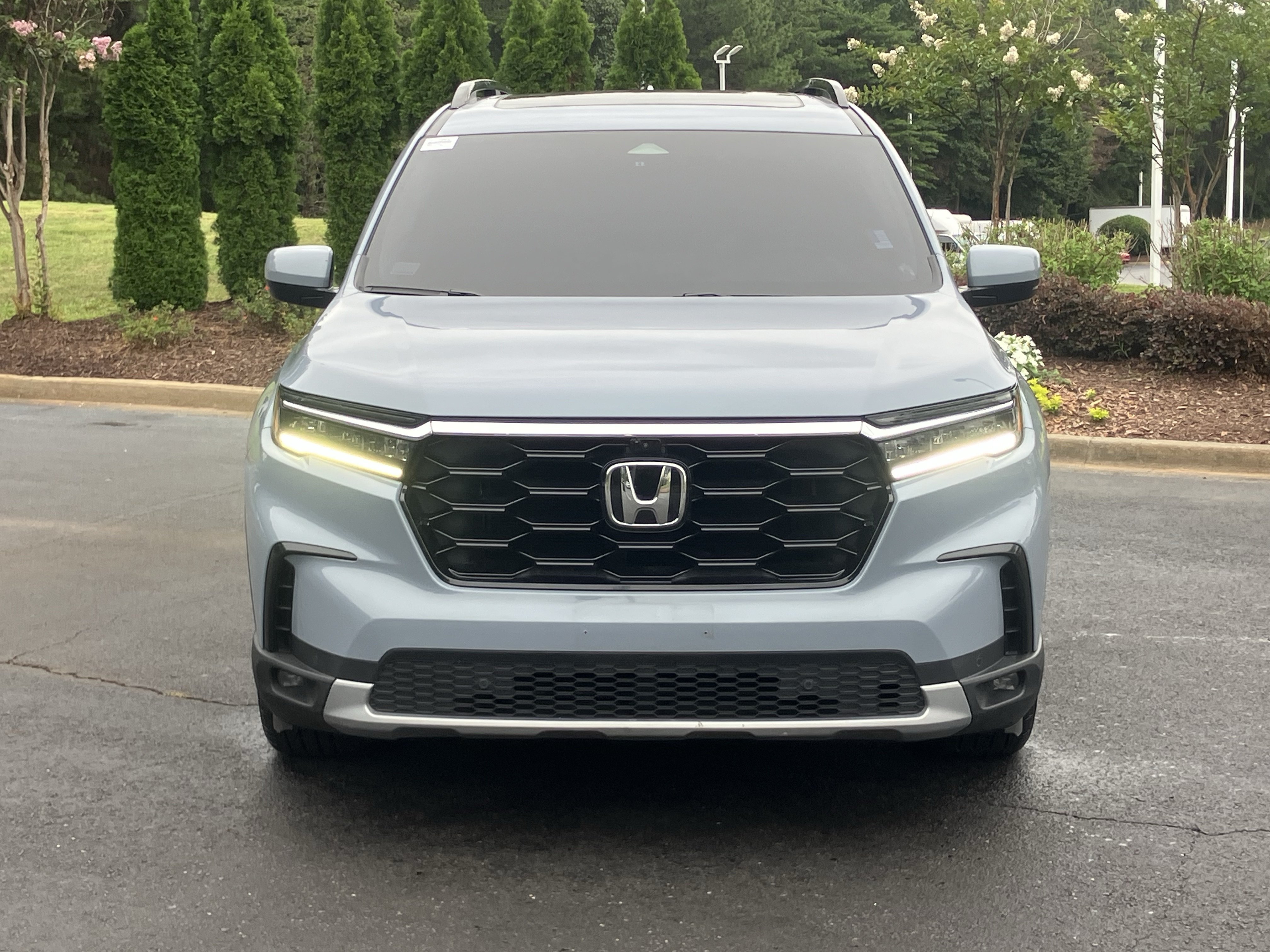 Used 2024 Honda Pilot Elite image 3