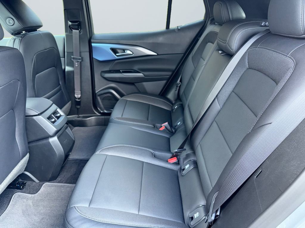 New 2026 Chevrolet Equinox EV LT image 13