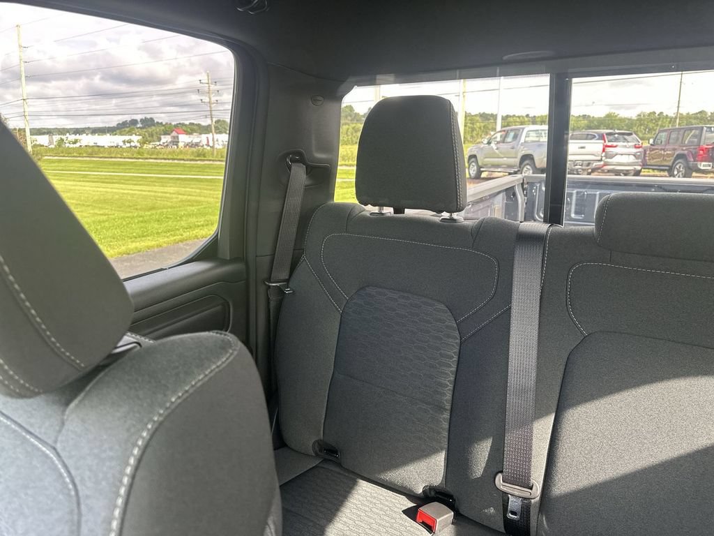New 2026 RAM 1500 Express AWD/4WD image 12