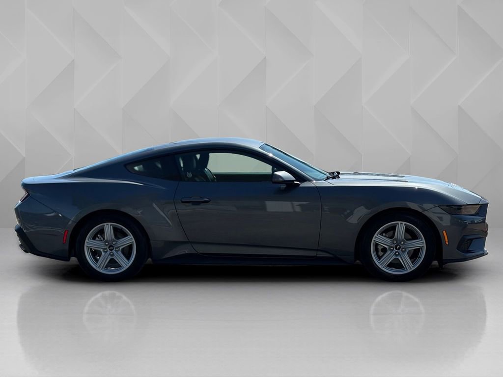 Used 2026 Ford Mustang Premium RWD image 4