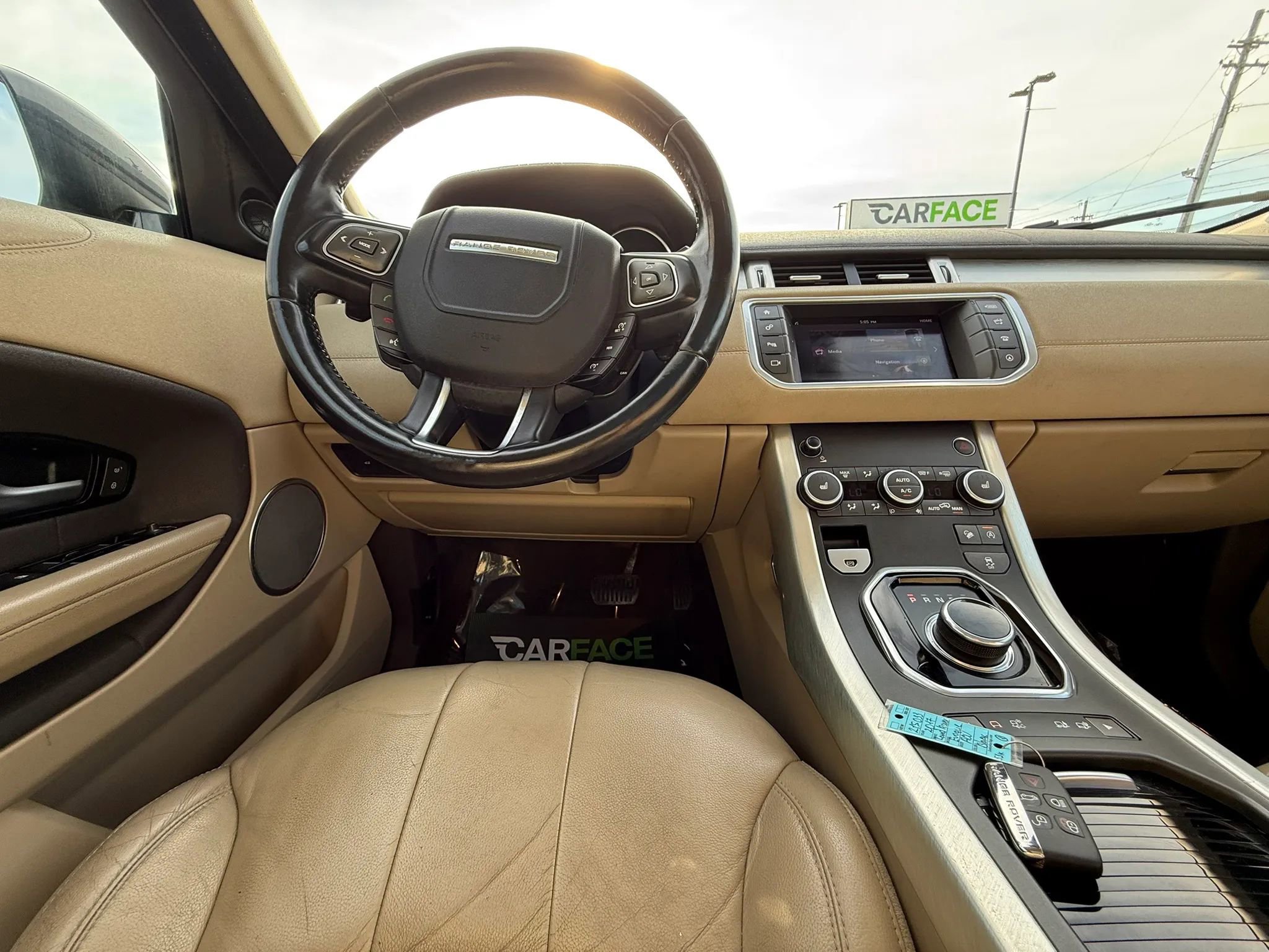 Used 2017 Land Rover Range Rover Evoque SE AWD/4WD image 29