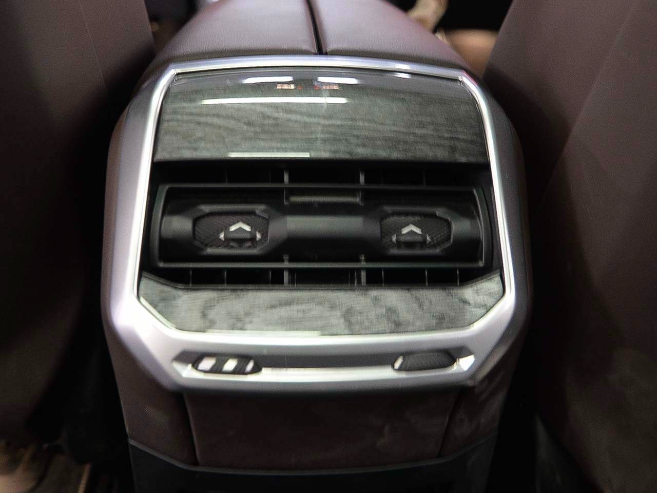 Certified 2023 BMW 740i RWD image 10