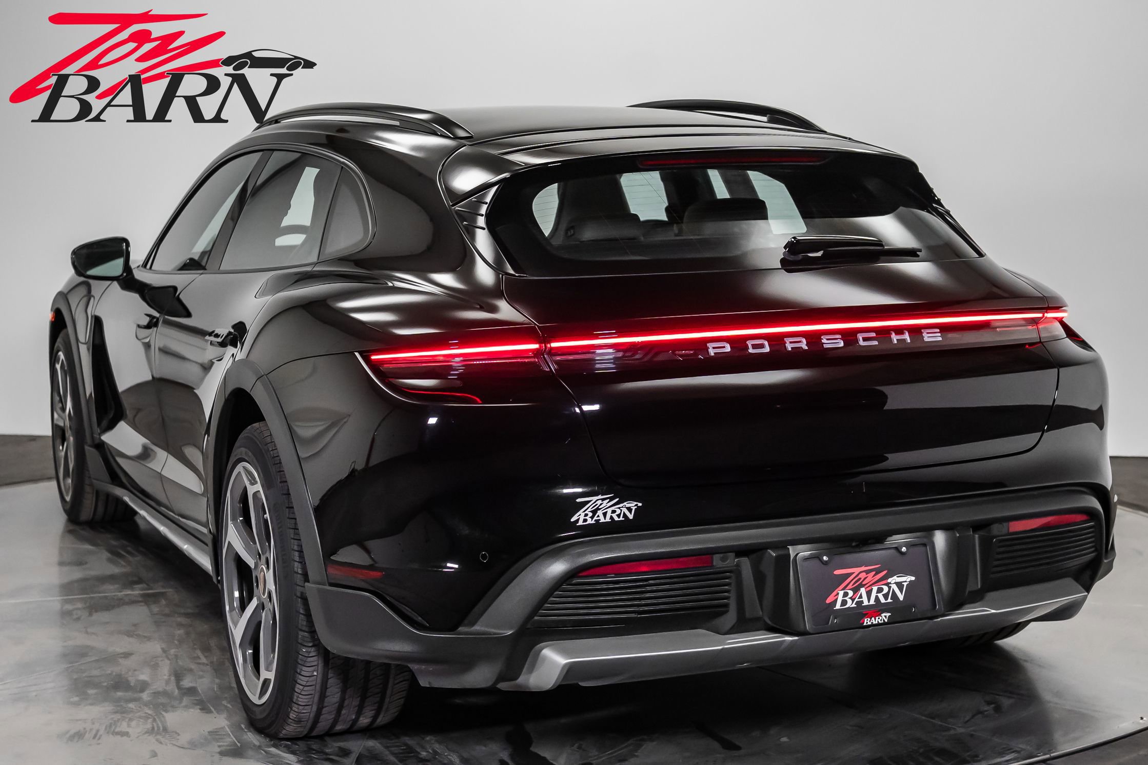 Used 2024 Porsche Taycan 4 Cross Turismo image 11