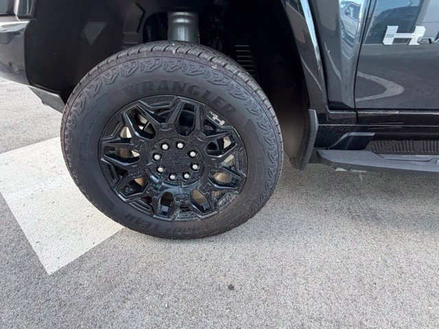 New 2025 GMC Hummer EV 2X AWD/4WD image 32